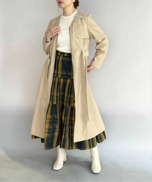 PICCIN(ピッチン)の「パール付きフロントジップコート(ノーカラーコート・レディース・ブラック/ベージュ・M)」の3枚目の写真