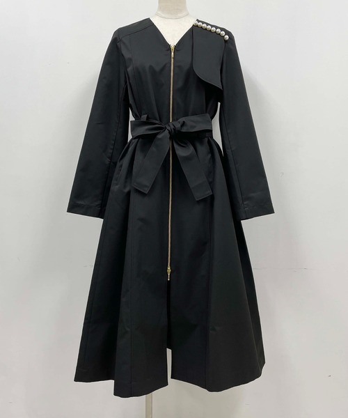 PICCIN(ピッチン)の「パール付きフロントジップコート(ノーカラーコート・レディース・ブラック/ベージュ・M)」の17枚目の写真