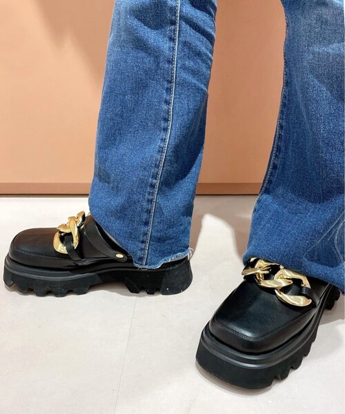 ESPERANZA(エスペランサ)の「ボールドチェーン2WAYスリッポンローファー(パンプス・レディース・ブラック/ベージュ・LL/S/M/L)」の13枚目の写真