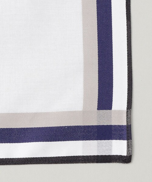 SHIPS（シップス）の「GRAZIINA:ホワイト グランド パイピング ポケットチーフ（ハンカチ/ハンドタオル・メンズ・レッド/ネイビー/イエロー・ONE SIZE）」の4枚目の写真