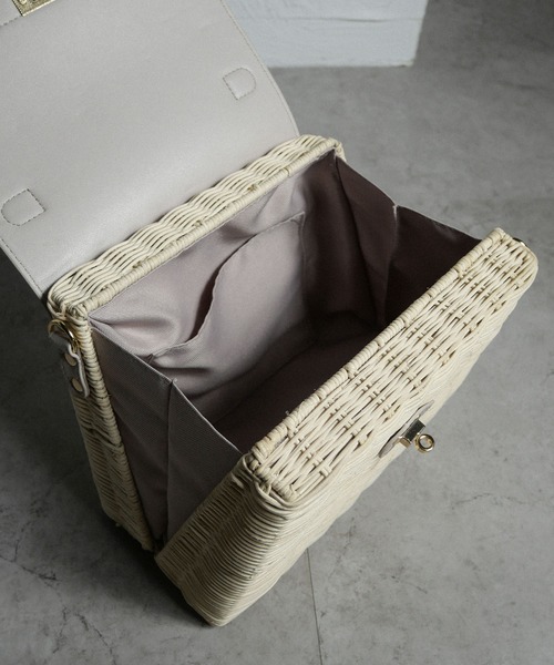 CURI BISCUI（キュリ　ビスキュイ）の「【CURIBISCUI】ラタン素材 ショルダー付きカゴバッグ（ハンドバッグ・レディース・オフホワイト/ブラック×ベージュ/ダークブラウン・FREE）」の14枚目の写真