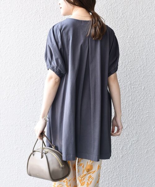 SHIPS(シップス)の「【ZOZO限定】〈洗濯機可能〉オーガニックコットンダーツスリーブチュニック◆(Tシャツ/カットソー・レディース・チャコールグレー/ブラック/パープル/オフホワイト/オレンジ/ライトオリーブ・ONE SIZE)」の16枚目の写真