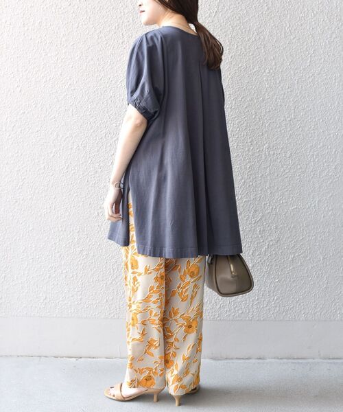 SHIPS(シップス)の「【ZOZO限定】〈洗濯機可能〉オーガニックコットンダーツスリーブチュニック◆(Tシャツ/カットソー・レディース・チャコールグレー/ブラック/パープル/オフホワイト/オレンジ/ライトオリーブ・ONE SIZE)」の22枚目の写真