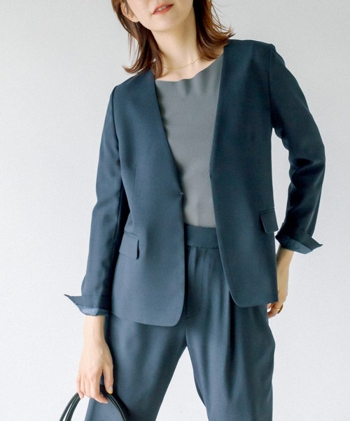 RIVE DROITE（リヴドロワ）の「セットアップ可能/ソフトストレッチVネックジャケット（テーラードジャケット・レディース・ベージュ/ネイビー・38/36）」の2枚目の写真