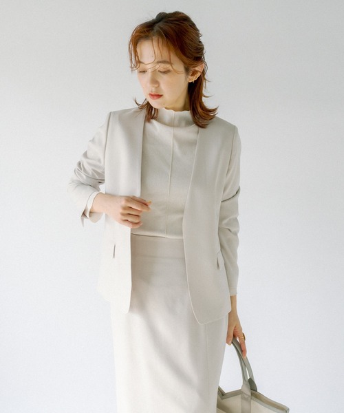 RIVE DROITE（リヴドロワ）の「セットアップ可能/ソフトストレッチVネックジャケット（テーラードジャケット・レディース・ベージュ/ネイビー・38/36）」の21枚目の写真