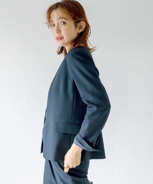 RIVE DROITE（リヴドロワ）の「セットアップ可能/ソフトストレッチVネックジャケット（テーラードジャケット・レディース・ベージュ/ネイビー・38/36）」の17枚目の写真