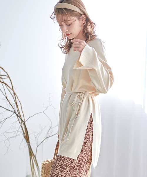 Dita（ディータ）の「レーヨンナイロンニットチュニック（ベルト付き）（Tシャツ/カットソー・レディース・ブラック/アイボリー/グレイッシュブルー/テラコッタ・M/L）」の2枚目の写真