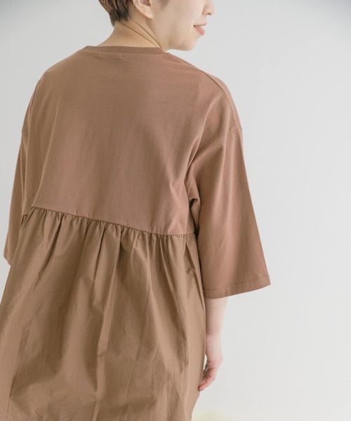 ITEMS URBANRESEARCH(アイテムズ アーバンリサーチ)の「バックギャザーTシャツ(Tシャツ/カットソー・レディース・オフホワイト/グレー系その他/ブラック/ブラウン/チャコールグレー・FREE)」の20枚目の写真