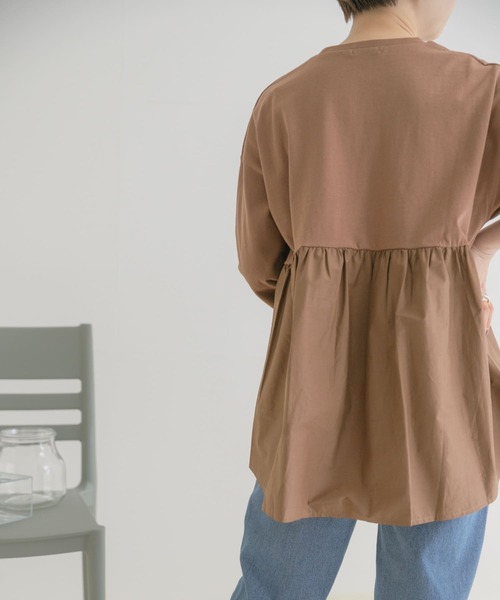 ITEMS URBANRESEARCH(アイテムズ アーバンリサーチ)の「バックギャザーTシャツ(Tシャツ/カットソー・レディース・オフホワイト/グレー系その他/ブラック/ブラウン/チャコールグレー・FREE)」の19枚目の写真