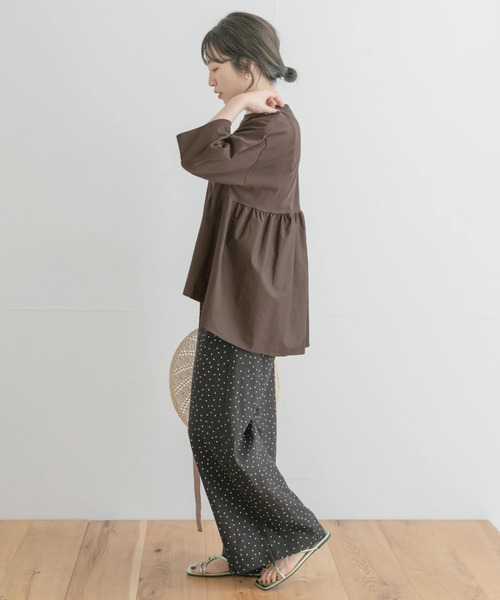 ITEMS URBANRESEARCH(アイテムズ アーバンリサーチ)の「バックギャザーTシャツ(Tシャツ/カットソー・レディース・オフホワイト/グレー系その他/ブラック/ブラウン/チャコールグレー・FREE)」の9枚目の写真