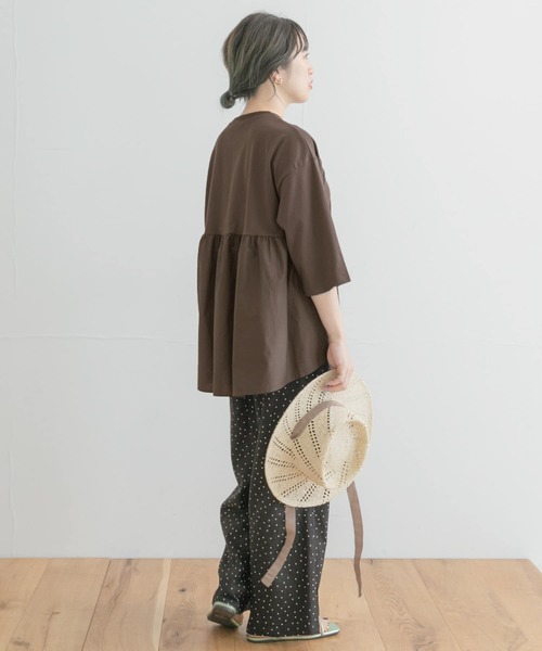 ITEMS URBANRESEARCH(アイテムズ アーバンリサーチ)の「バックギャザーTシャツ(Tシャツ/カットソー・レディース・オフホワイト/グレー系その他/ブラック/ブラウン/チャコールグレー・FREE)」の8枚目の写真