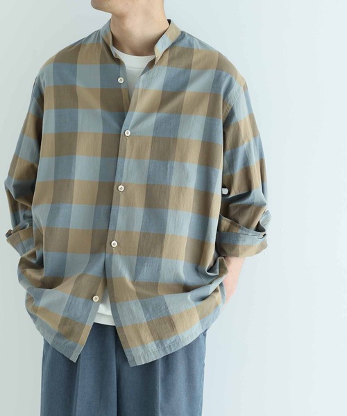 ADAM ET ROPE'（アダムエロペ）の「スリットネックバンドカラーシャツ（シャツ/ブラウス・メンズ・ベージュ系その他/ブラウン系その他2・M/L）」の2枚目の写真