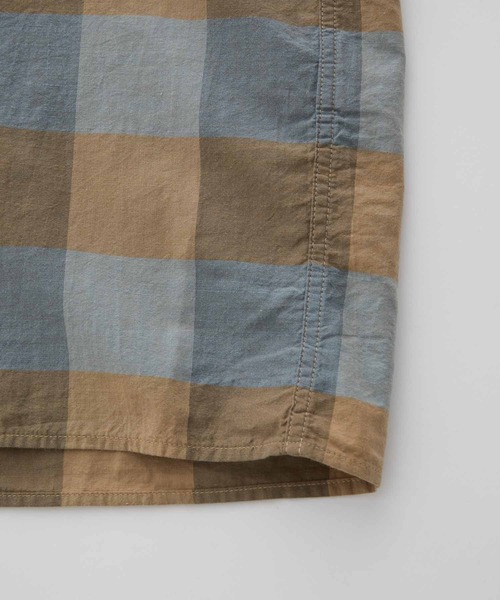 ADAM ET ROPE'（アダムエロペ）の「スリットネックバンドカラーシャツ（シャツ/ブラウス・メンズ・ベージュ系その他/ブラウン系その他2・M/L）」の8枚目の写真