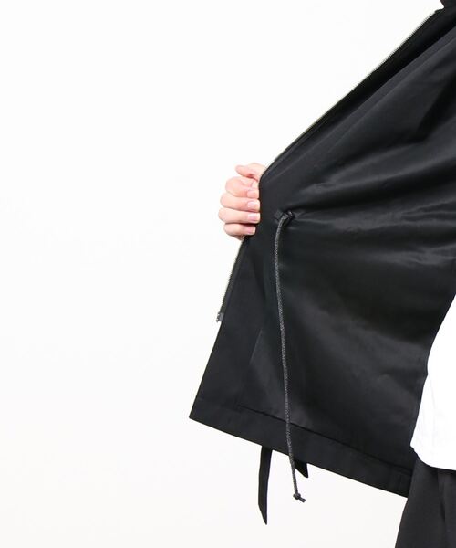 LEH(レー)の「LEH/Bondage Jacket(ブルゾン・メンズ・ブラック・MEDIUM)」の4枚目の写真