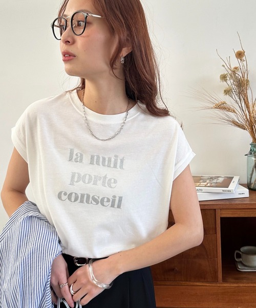 DISCOAT（ディスコート）の「【WEB限定】カールロゴフレンチスリーブTシャツ（Tシャツ/カットソー・レディース・ピンク/ホワイト×グリーン/ホワイト×グレー/ホワイト×ピンク/オフホワイト/ネイビー/チャコールグレー/グレー系その他/ホワイト×シルバー・FREE）」の10枚目の写真