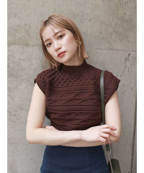 MURUA（ムルーア）の「アシメケーブルニットタンク（ニット/セーター・レディース・ブラック/ブラウン/ブルー・FREE）」の19枚目の写真