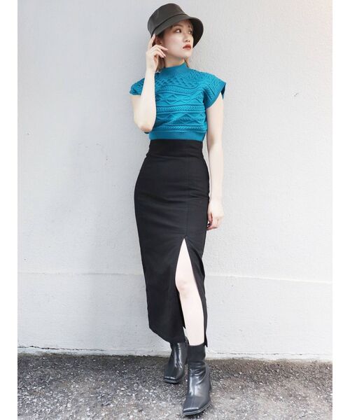 MURUA（ムルーア）の「アシメケーブルニットタンク（ニット/セーター・レディース・ブラック/ブラウン/ブルー・FREE）」の20枚目の写真