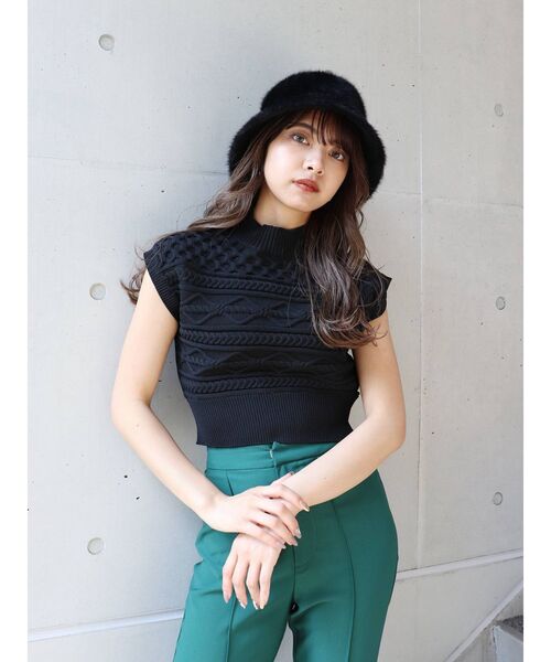 MURUA（ムルーア）の「アシメケーブルニットタンク（ニット/セーター・レディース・ブラック/ブラウン/ブルー・FREE）」の10枚目の写真