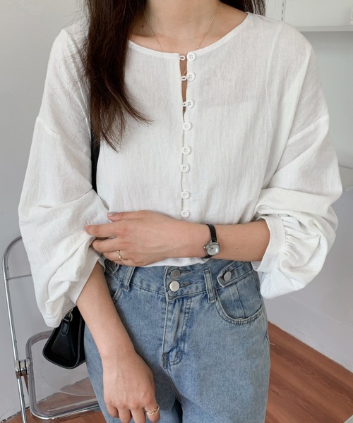 Diosfront(ディオスフロント)の「2022AW フロントボタンボリュウーム袖クルーネックブラウス(シャツ/ブラウス・レディース・ホワイト/ブラック/ブラック系その他/イエロー系その他・M/L)」の20枚目の写真