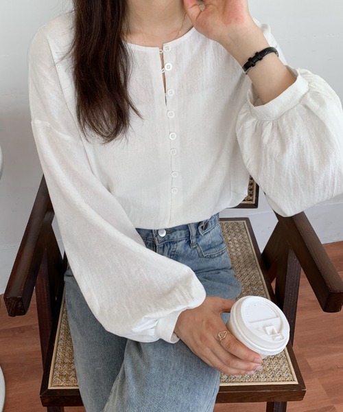 Diosfront(ディオスフロント)の「2022AW フロントボタンボリュウーム袖クルーネックブラウス(シャツ/ブラウス・レディース・ホワイト/ブラック/ブラック系その他/イエロー系その他・M/L)」の8枚目の写真