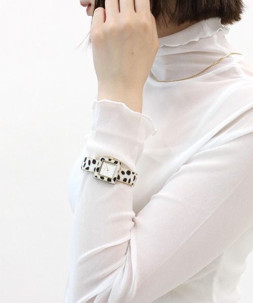 Three Four Time（ｽﾘｰﾌｫｰﾀｲﾑ）の「ハラコ合皮バングルウォッチ　/　時計（アナログ腕時計・レディース・ホワイト/ベージュ・FREE）」の4枚目の写真