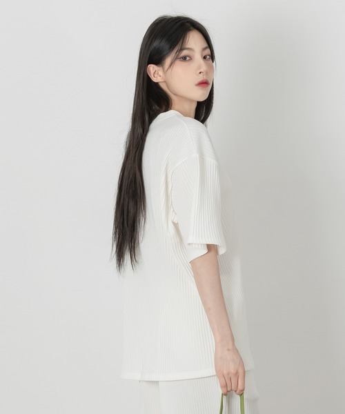 FOLLOWIN(フォロウィン)の「【UNISEX】プリーツラウンド半袖Tシャツ(Tシャツ/カットソー・レディース・ホワイト/ブラック/グレー/ブルー・FREE)」の15枚目の写真