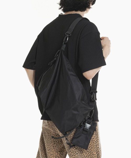 FOLLOWIN(フォロウィン)の「【UNISEX】プリーツラウンド半袖Tシャツ(Tシャツ/カットソー・レディース・ホワイト/ブラック/グレー/ブルー・FREE)」の6枚目の写真