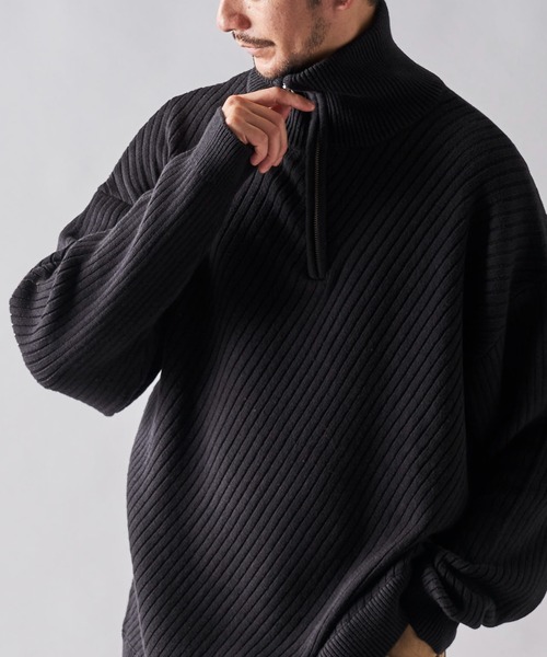 ADPOSION（アドポーション）の「ビッグシルエット スタンドハーフジップニット（ニット/セーター・メンズ・チャコールグレー/オフホワイト/ブルー/マスタード・MEDIUM/LARGE/X-LARGE）」の3枚目の写真