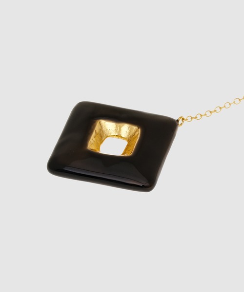 MARNI(マルニ)の「TRAPEZE NECKLACE/トゥラピーズ ネックレス(ネックレス・レディース・ブラック/クリーム・ONE SIZE)」の3枚目の写真