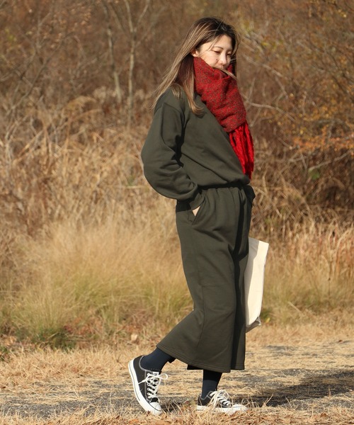 KRIFF MAYER Lady's Collection（クリフメイヤーレディースコレクション）の「速乾裏起毛ボートネック（スウェット・レディース・ベージュ/ネイビー/グリーン/オフホワイト/オリーブ・LARGE/MEDIUM）」の21枚目の写真