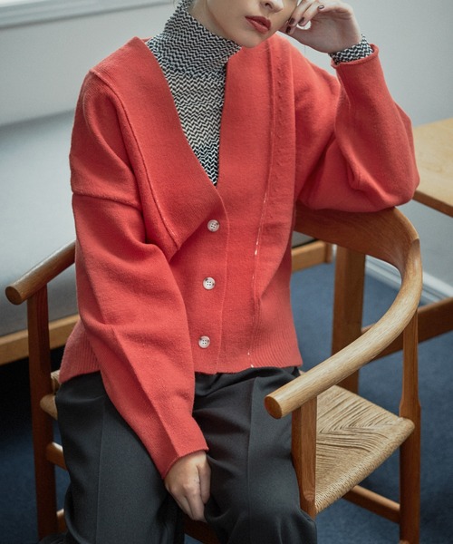 Lui's（ルイス）の「【カタログ掲載アイテム】配色ステッチショートカーディガン（カーディガン/ボレロ・レディース・パープル/オフホワイト/オレンジ/ブラック・FREE）」の4枚目の写真