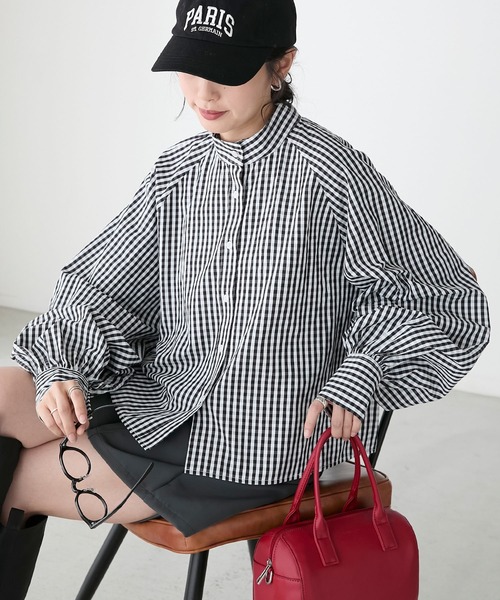 BONLECILL（ボンルシール）の「ラグランバンドカラークロップドシャツ（シャツ/ブラウス・レディース・ブラック/オフホワイト/ブルー/ネイビー/ネイビー系/ピンク/ネイビー系2/ブラウン系/ブルー系1/イエロー系1/ブラック系1/グリーン系1/ピンク系1・FREE）」の3枚目の写真