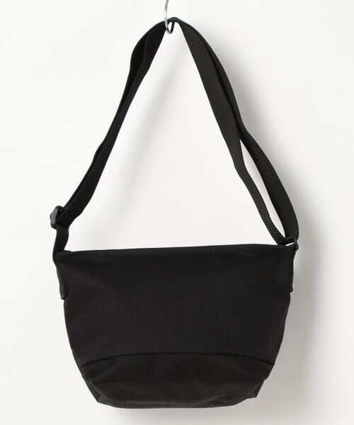 Manhattan Portage（マンハッタンポーテージ）の「Nylon Messenger Bag JR Flap Zipper Pocket（メッセンジャーバッグ・メンズ・ブラック・SMALL）」の10枚目の写真