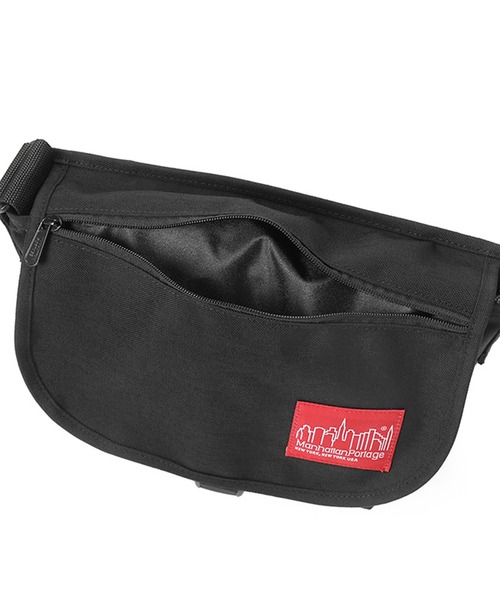 Manhattan Portage（マンハッタンポーテージ）の「Nylon Messenger Bag JR Flap Zipper Pocket（メッセンジャーバッグ・メンズ・ブラック・SMALL）」の6枚目の写真