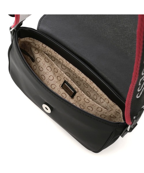 Guess（ゲス）の「CARBONDALE Crossbody Flap（ショルダーバッグ）」 WEAR