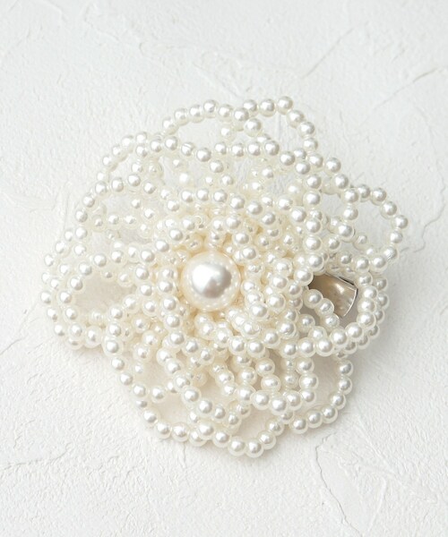 SHOO・LA・RUE(シューラルー)の「◆【入卒/セレモニー】フェイクパールコサージュ(ブローチ/コサージュ・レディース・アイボリー・00)」の3枚目の写真