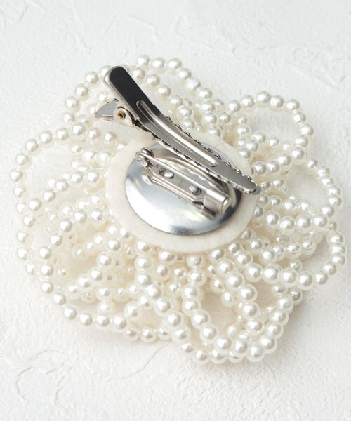 SHOO・LA・RUE(シューラルー)の「◆【入卒/セレモニー】フェイクパールコサージュ(ブローチ/コサージュ・レディース・アイボリー・00)」の4枚目の写真