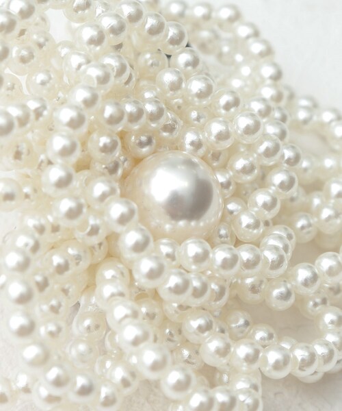 SHOO・LA・RUE(シューラルー)の「◆【入卒/セレモニー】フェイクパールコサージュ(ブローチ/コサージュ・レディース・アイボリー・00)」の5枚目の写真