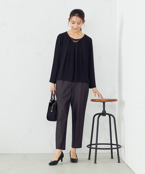 COMME CA ISM(コムサイズム)の「チャーム付きブラウス(シャツ/ブラウス・レディース・ホワイト/ブラック・SMALL/MEDIUM/LARGE)」の5枚目の写真