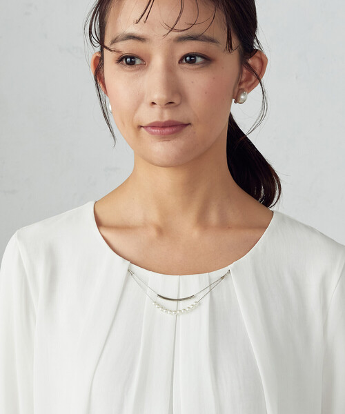 COMME CA ISM(コムサイズム)の「チャーム付きブラウス(シャツ/ブラウス・レディース・ホワイト/ブラック・SMALL/MEDIUM/LARGE)」の10枚目の写真