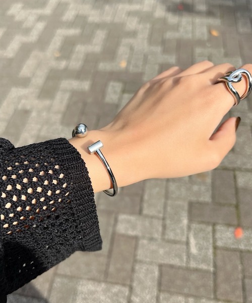 blackdia ocean（ブラックダイヤオーシャン）の「blackdia ocean アシンメトリーデザインバングル（バングル/リストバンド・レディース・ゴールド/ピンクゴールド/シルバー・FREE）」の2枚目の写真