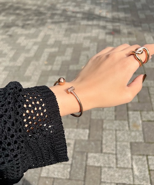 blackdia ocean（ブラックダイヤオーシャン）の「blackdia ocean アシンメトリーデザインバングル（バングル/リストバンド・レディース・ゴールド/ピンクゴールド/シルバー・FREE）」の8枚目の写真