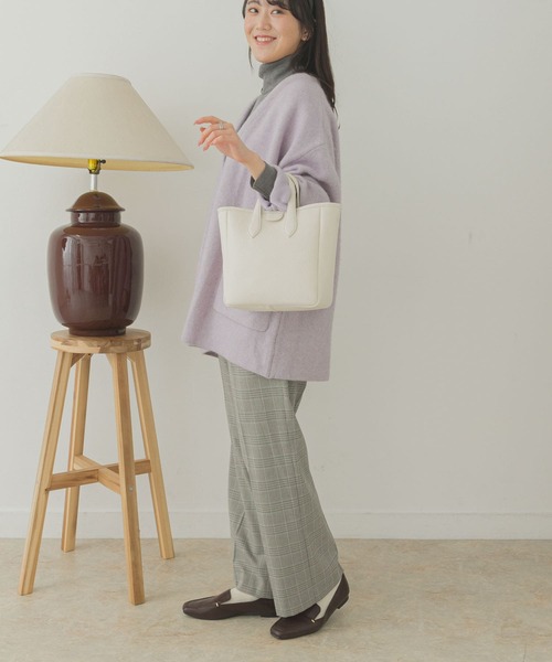 URBAN RESEARCH(アーバンリサーチ)の「プチテープショルダースクエアトートバッグ『Msize』(トートバッグ・レディース・ホワイト/ブラック/グリーン・ONE)」の16枚目の写真