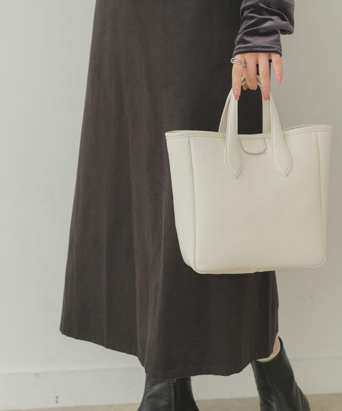 URBAN RESEARCH(アーバンリサーチ)の「プチテープショルダースクエアトートバッグ『Msize』(トートバッグ・レディース・ホワイト/ブラック/グリーン・ONE)」の18枚目の写真