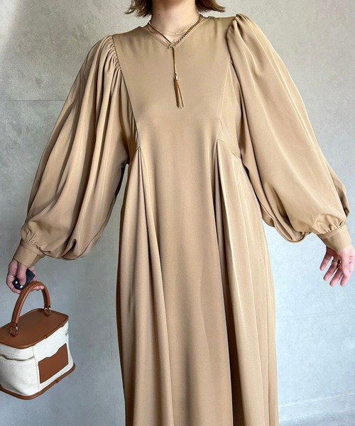 ECRIRE（エクリール）の「【miho.a.nicoコラボ】パフスリーブワンピース（ワンピース・レディース・モカ/ブラック/ベージュ・M/L）」の9枚目の写真