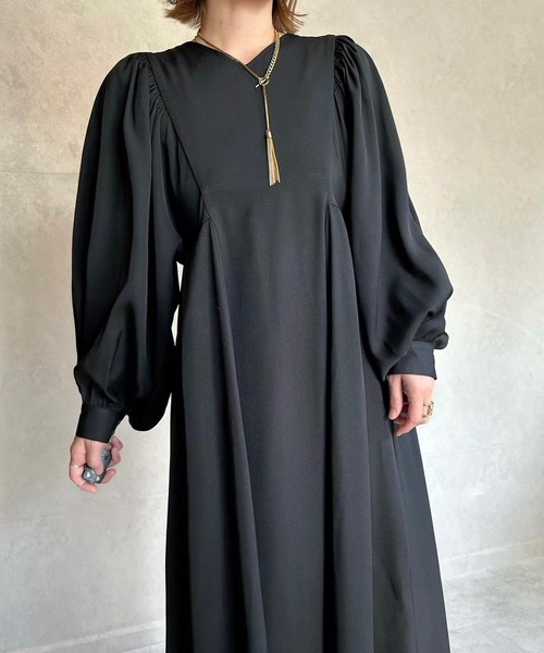 ECRIRE（エクリール）の「【miho.a.nicoコラボ】パフスリーブワンピース（ワンピース・レディース・モカ/ブラック/ベージュ・M/L）」の4枚目の写真