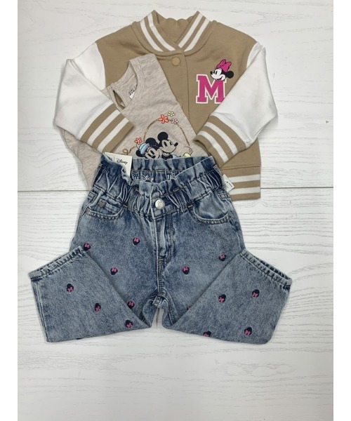 GAP(ギャップ)の「Babygap ディズニーミニーマウス バーシティジャケット(ブルゾン・キッズ・オフホワイト/ベージュ・4 YRS/5 YRS/3 YRS/2 YRS/12-18M/18-24M)」の6枚目の写真