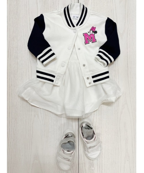 GAP(ギャップ)の「Babygap ディズニーミニーマウス バーシティジャケット(ブルゾン・キッズ・オフホワイト/ベージュ・4 YRS/5 YRS/3 YRS/2 YRS/12-18M/18-24M)」の7枚目の写真