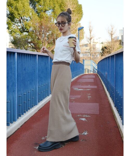 Ungrid(アングリッド)の「【WEB限定】テレコカットストレートスカート(スカート・レディース・オレンジ/ブラック/ブラウン・FREE)」の7枚目の写真