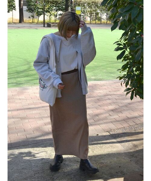 Ungrid(アングリッド)の「【WEB限定】テレコカットストレートスカート(スカート・レディース・オレンジ/ブラック/ブラウン・FREE)」の14枚目の写真